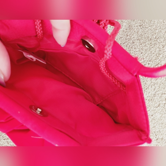 Red Small Purse with a Rose Flower 🌹 - Picture 6 of 6